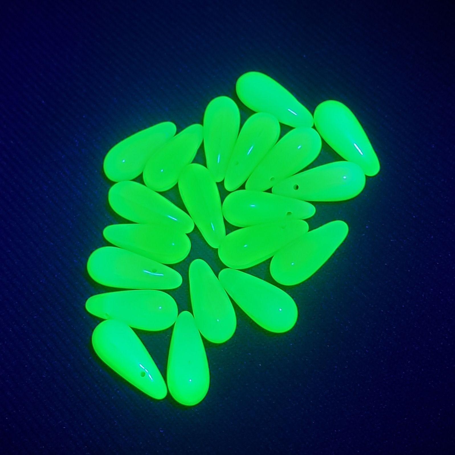 Vintage Uranium Glass Beads - Glowing Green Czech Vaseline Glass Drops - 20 pcs