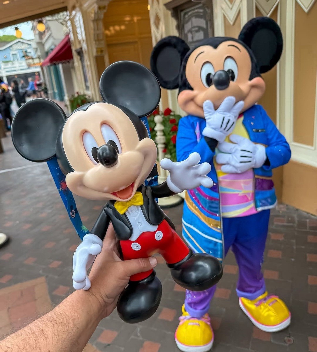 東京ディズニーランド　キャンディーポップ　ミッキー Amazon.co.jp: 【江崎グリコAmazonショップ限定】 江崎グリコ
