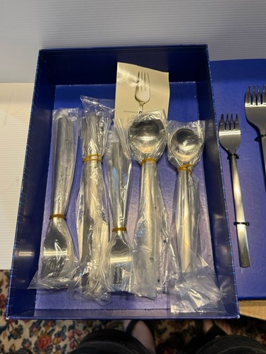 20 PC. GOURMET SETTINGS SILVER STAINLESS FLATWARE, (Service for 4) Linen New! - Picture 3 of 5