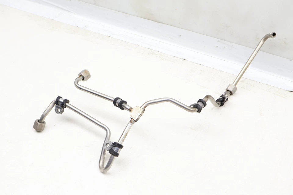 AUDI A5 QUATTRO 2010-2011 - LÍNEA DE COMBUSTIBLE / TUBO 06E127501AB Foto 2 de 4