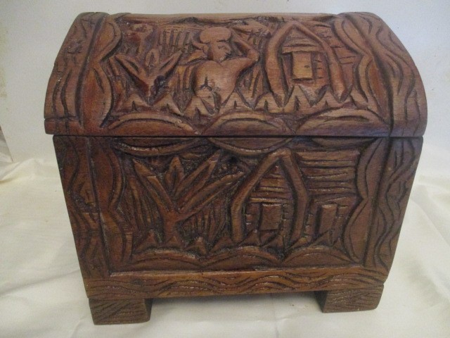 VINTAGE BOX WOOD HANDCARVED W/DOME LID-NATIVE-8"TALLx8"x7"-FREE SHIP 48 STATES
