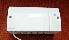 Maxview 4 OUTPUT 1 Input DIGITAL UHF  TV  AND  VHF FM  DISTRIBUTION AMPLIFIER