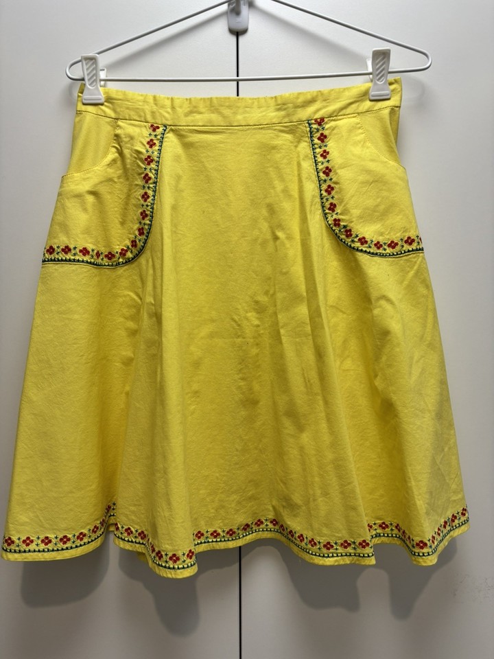 Dangerfield Women’s Yellow Embroidered Floral Full Skirt Pockets Size 10
