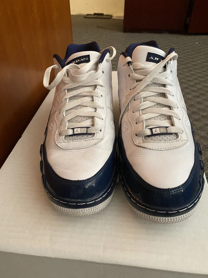 JORDAN FUSION AJF 9.5 BAJO BLANCO/METÁLICO-AZUL HOMBRE TALLA 9.5 (362279-141) Foto 2 de 4