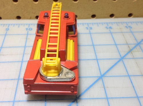 Vintage 1970's Corgi Toys #703 Hi-Speed Fire Engine made in Great Britain - Picture 4 of 5