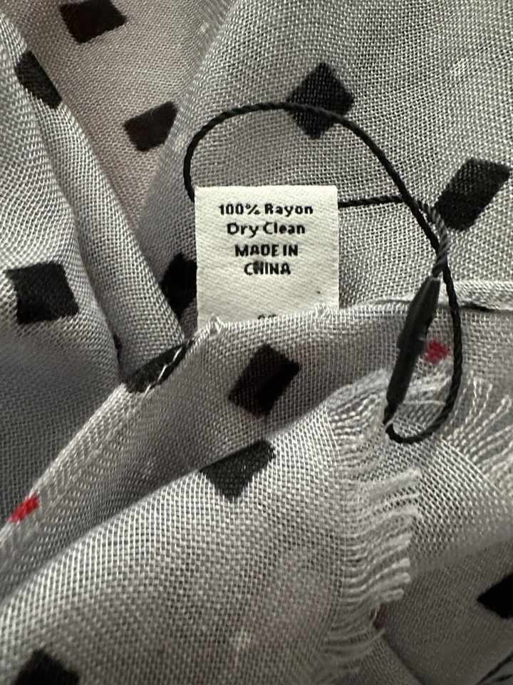 Vera Bradley Rayón Largo Suave Flecos Bufanda en Playful Penguins Gris 30" x 72" Foto 4 de 4