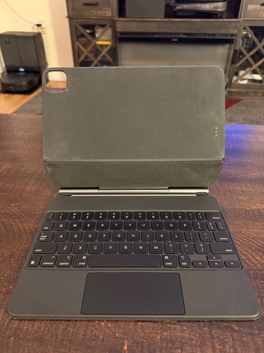 Apple iPad Pro Magic Keyboard A2261