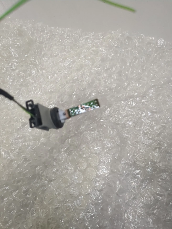 Audi SQ5 MK2 2017-2022 Intake Air Temperature Sensor 3D0907543A 784303A - Image 3 of 4