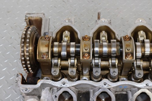 08-11 Maybach 57 5.5L V12 SOHC Right Engine Cylinder Head W/ Valves & Camshaft - Picture 3 of 23