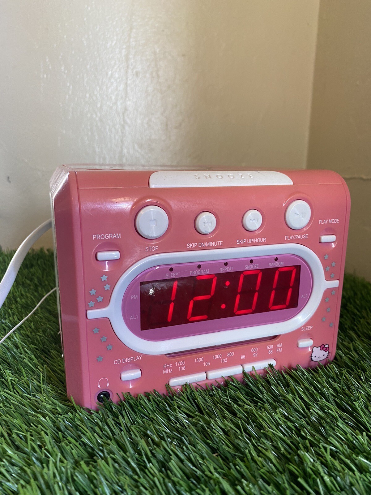 Hello Kitty Boom Box Pink Clock AM/FM Stereo Radio CD Player Dual Alarm
