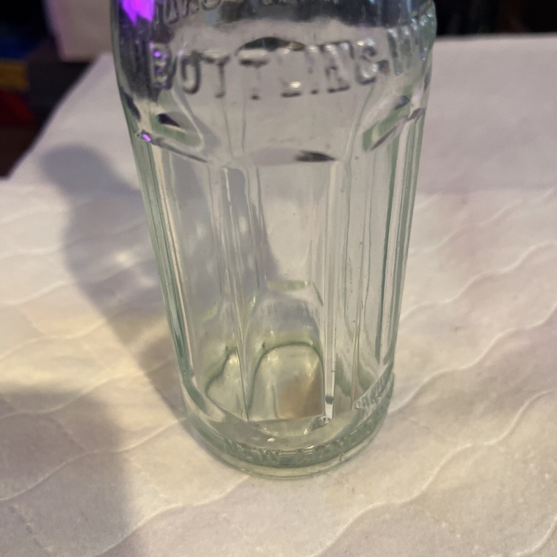Vintage New London Bottling Works Minimum 7 Fluid Oz. Glass Bottle