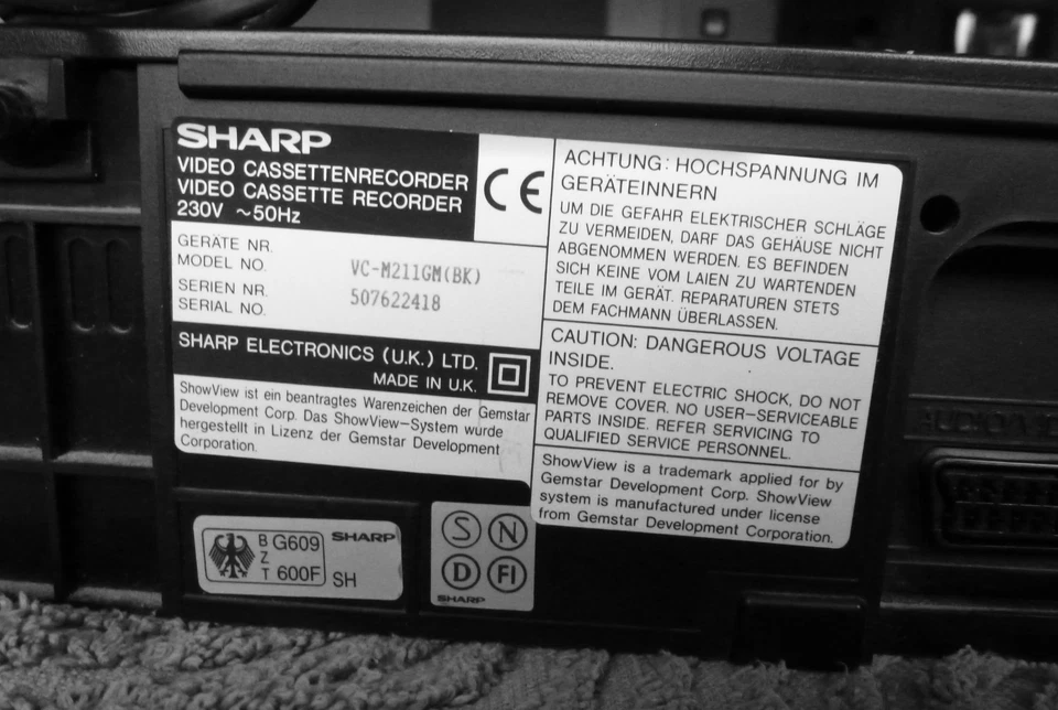 SHARP VHS - HQ Video - Cassetten Recorder Show - View VC M211 - Bild 4 von 4