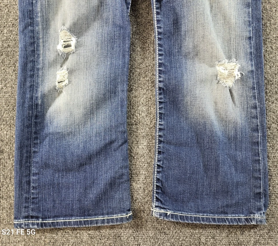 Jeans jeans feminino BKE Stella Capris ACT TAM 30x23 lavagem média bigode desgastado - Imagem 3 de 4