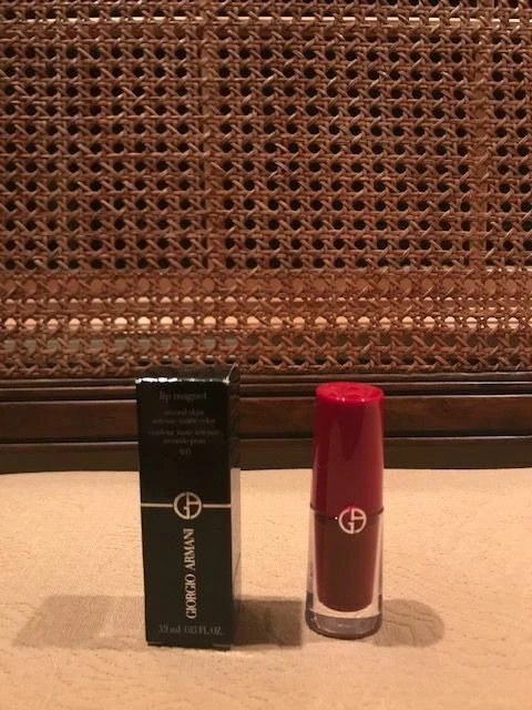 Armani lip top magnet 403