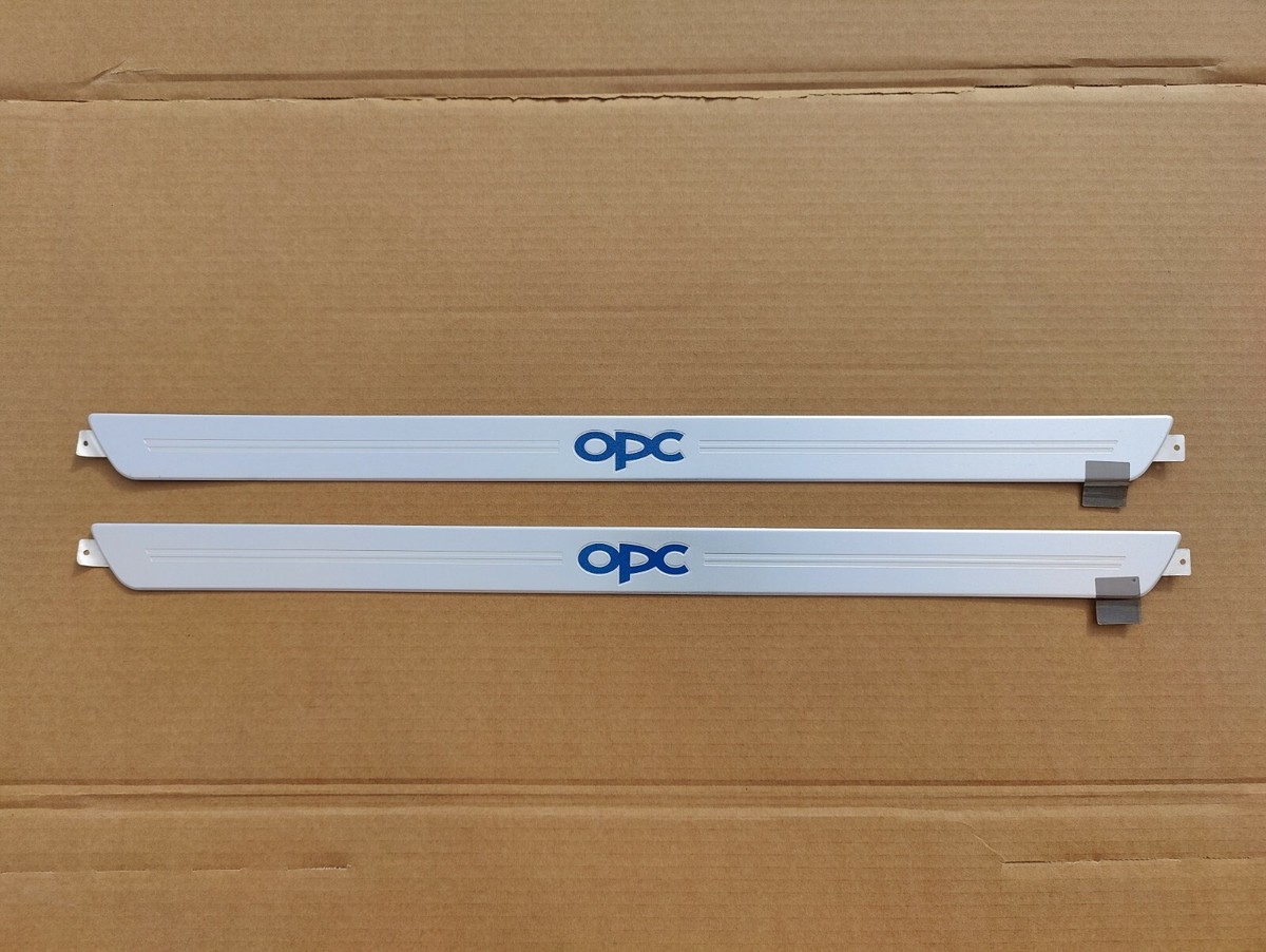 New Genuine GM 13225450 x2 - Opel Astra H 3 Door OPC Front