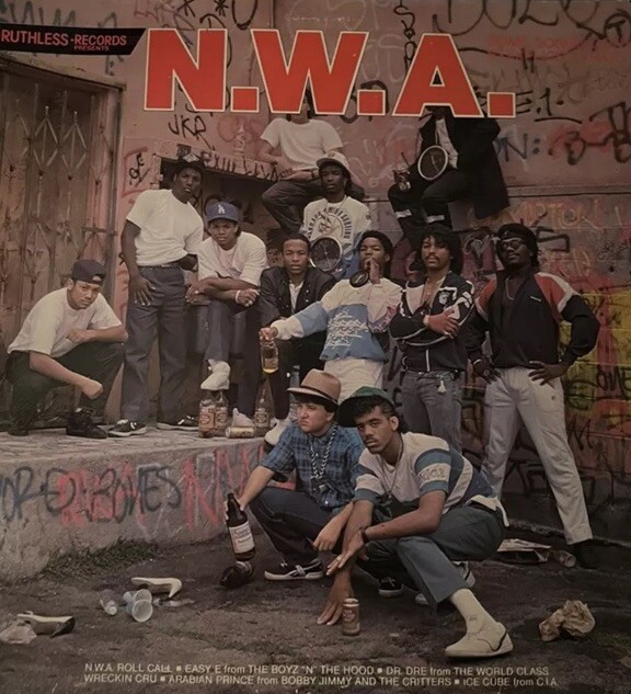 Olde English 800 40 oz Malt Liquor Empty Glass Bottle Eazy-E Snoop