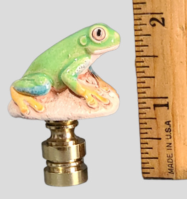 Hand Painted Ceramic Green Tree Frog  Lamp Finial 2'' Tall  1.5'' Wide DR31
