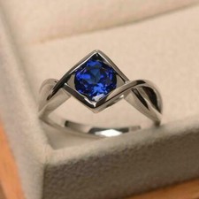 925 Sterling silver 4.25 Carat blue sapphire engagement Round Cut Ring Size 5