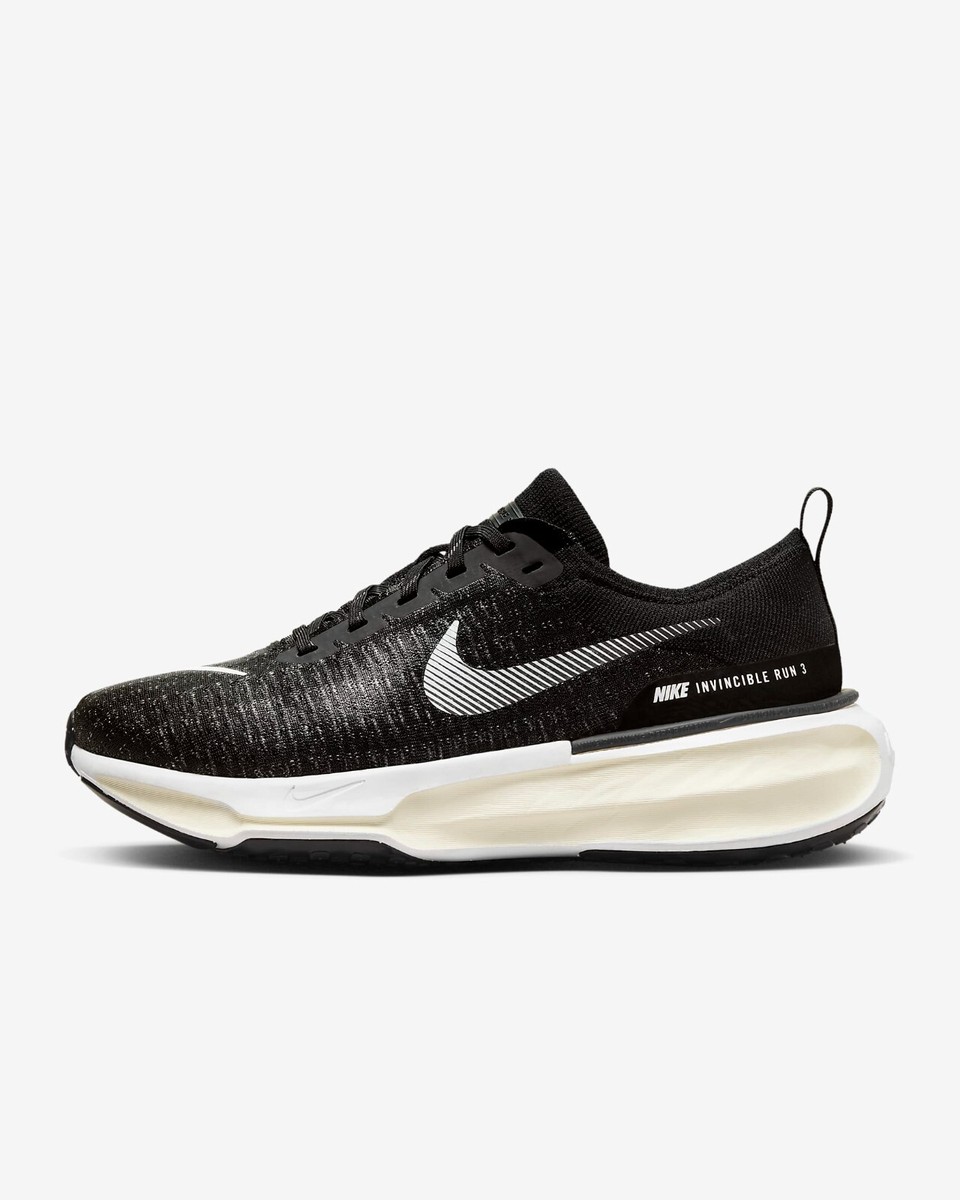 NIKE Womens Black White ZoomX Invincible Flyknit Running Shoes