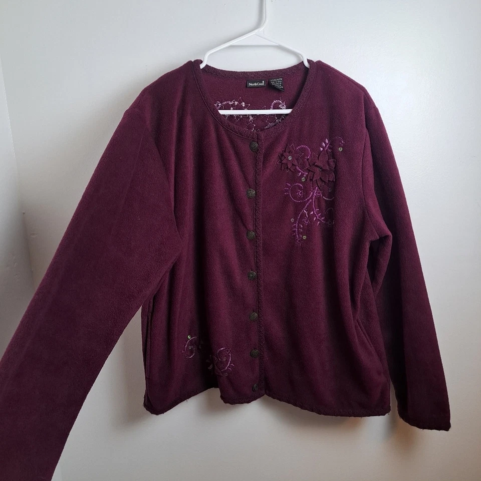 Suéter NorthCrest Púrpura Polar Bordado Floral Apliques Abotonados Talla XL Foto 2 de 4