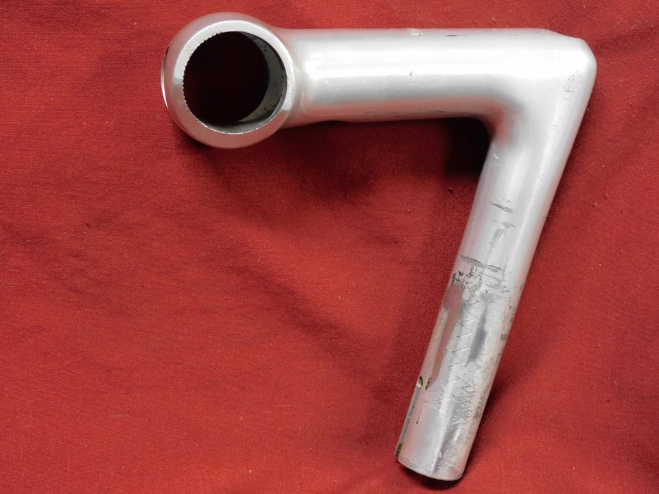 PARA REPUESTOS Vintage Años 80 Cinelli 1R Vástago Plata 100 x 26,4 x 22,2 mm SIN TORNILLOS Foto 4 de 4