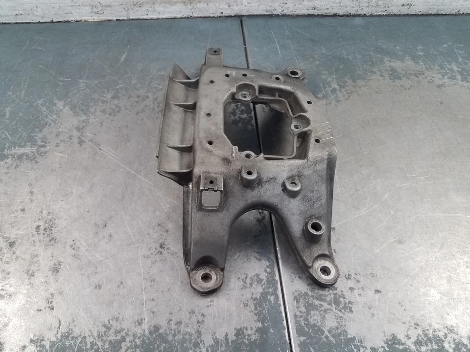 Soporte de montaje de transmisión Audi S4 Quattro B8 2012 #1947 Foto 2 de 4