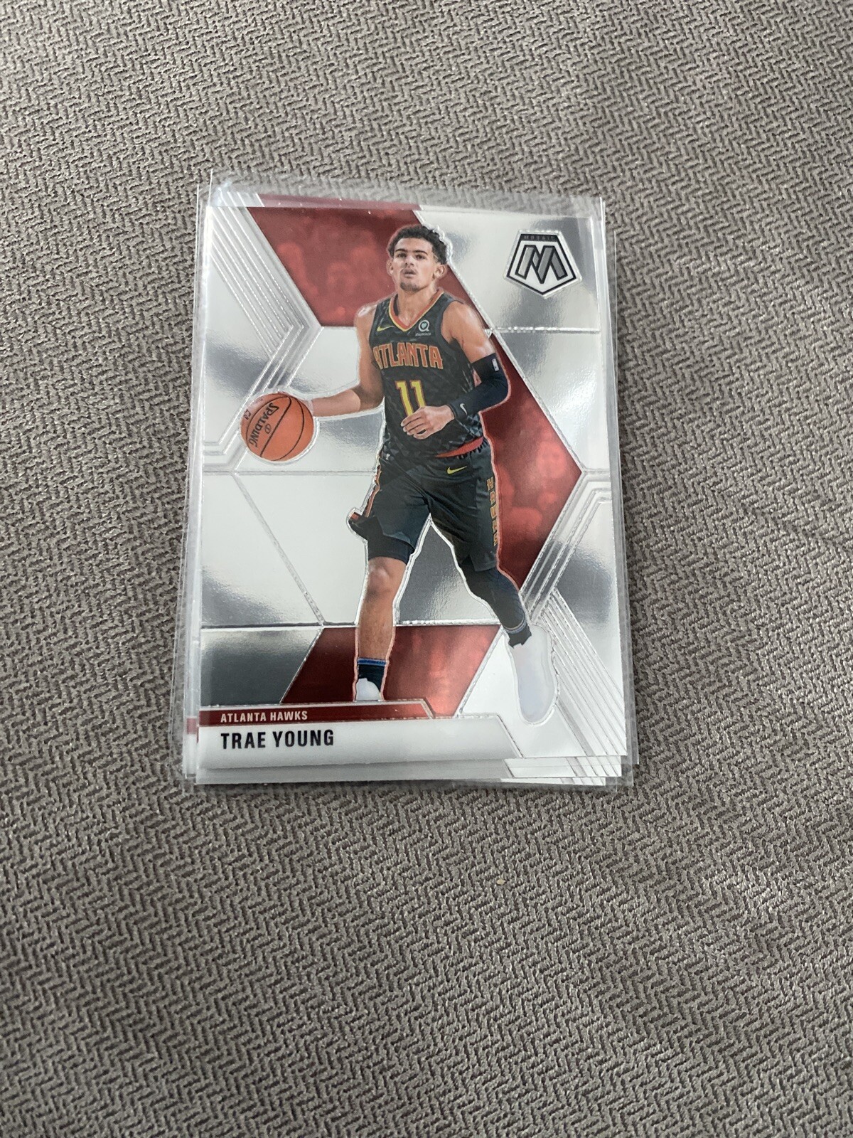 2019-20 Panini Mosaic Trae Young (Base) - Atlanta Hawks #182 Grade Em!!