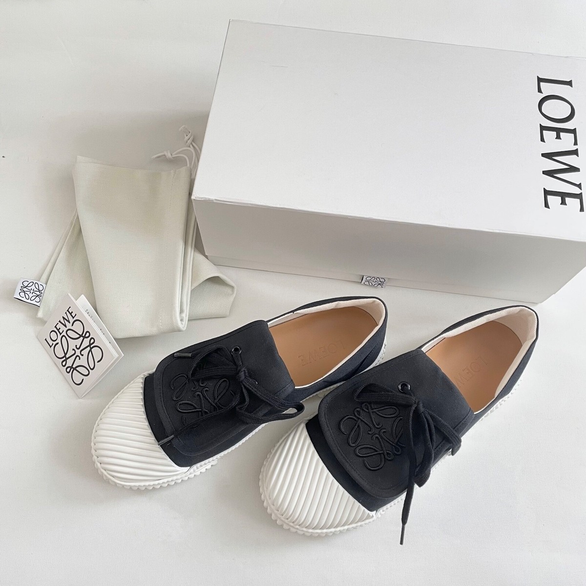 ☆人気☆【LOEWE】☆Loewe Anagram Flap Sneakers in Canvas☆ LOEWE Anagram Flap Sneakers in Black Canvas Size EU 40 / US