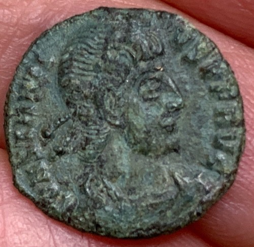 Imperiale Romano Costanzo II AE4 Siscia Zecca 2 Vittorie Alate Reverse J620 - Foto 2 di 5