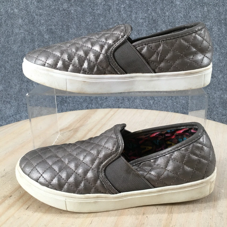 Steve Madden Zapatos Jóvenes 3 Niñas Jexcelnt Acolchado Sin Cordones Mocasín Gris Metálico Foto 2 de 4