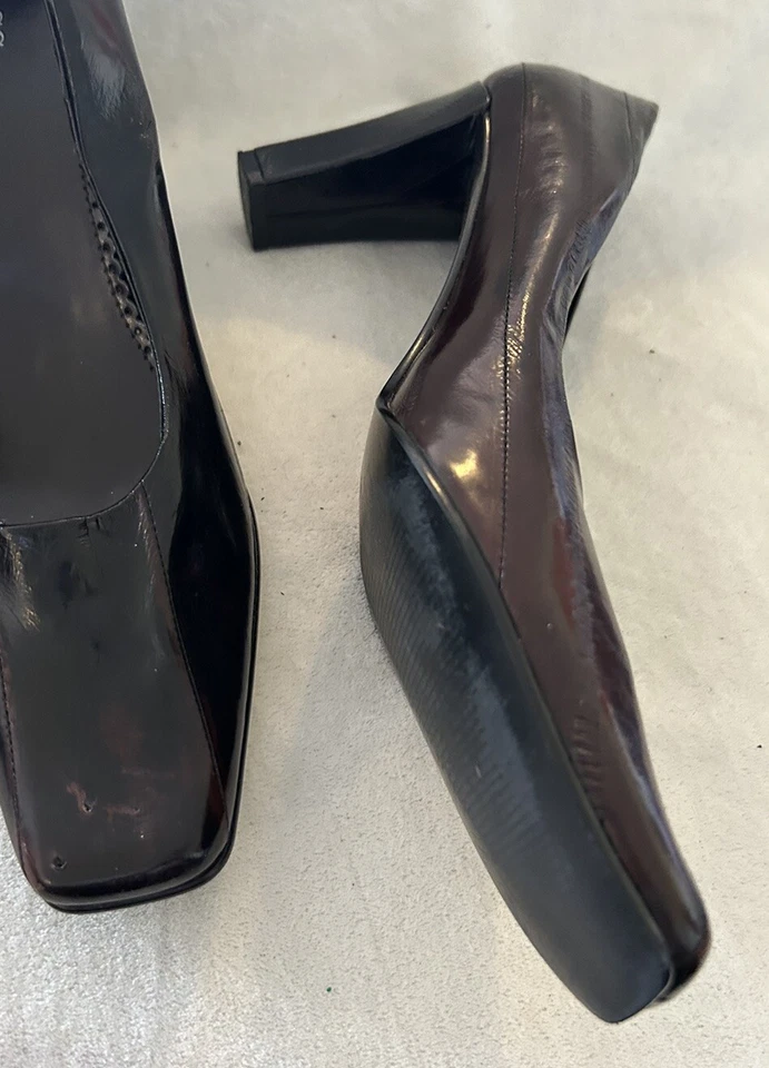 Bombas de piel de anguila baja vintage talla 7 muy bonitas por fuera pero por dentro peladas un poco defectuosas Foto 4 de 4