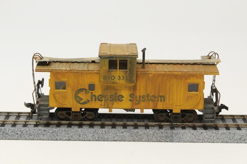 HO Athearn Caboose Chessie System B&O 335 Yellow Weathered RTR - Picture 2 of 9