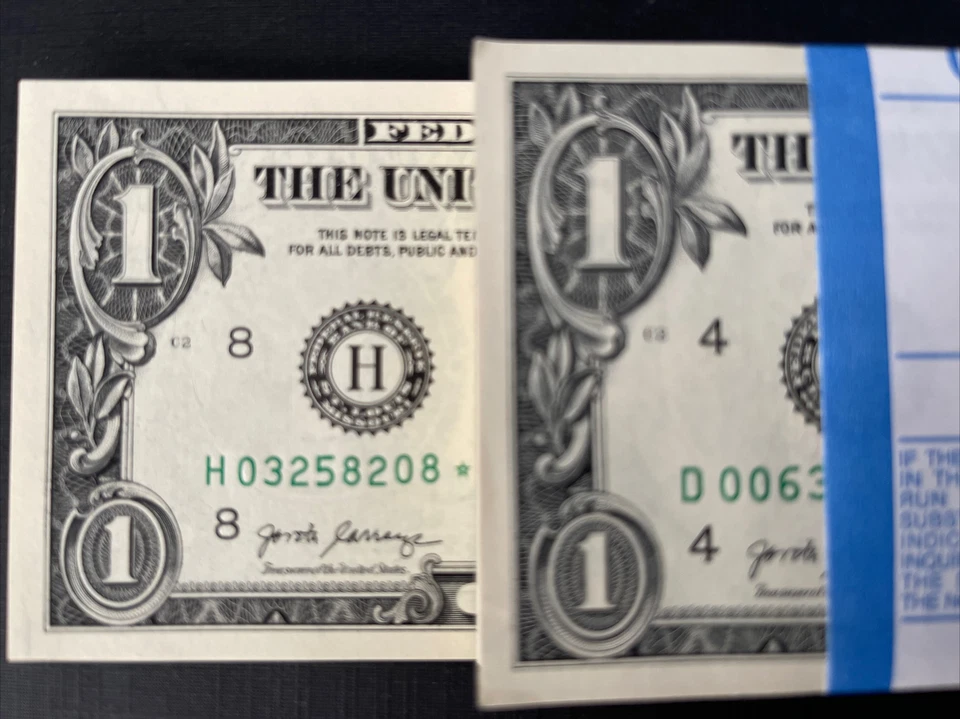 One Stack of 2017 ONE DOLLAR $1 BEP PACK out of BRICK with FIVE RARE ST✯R BILLs - Image 3 of 4