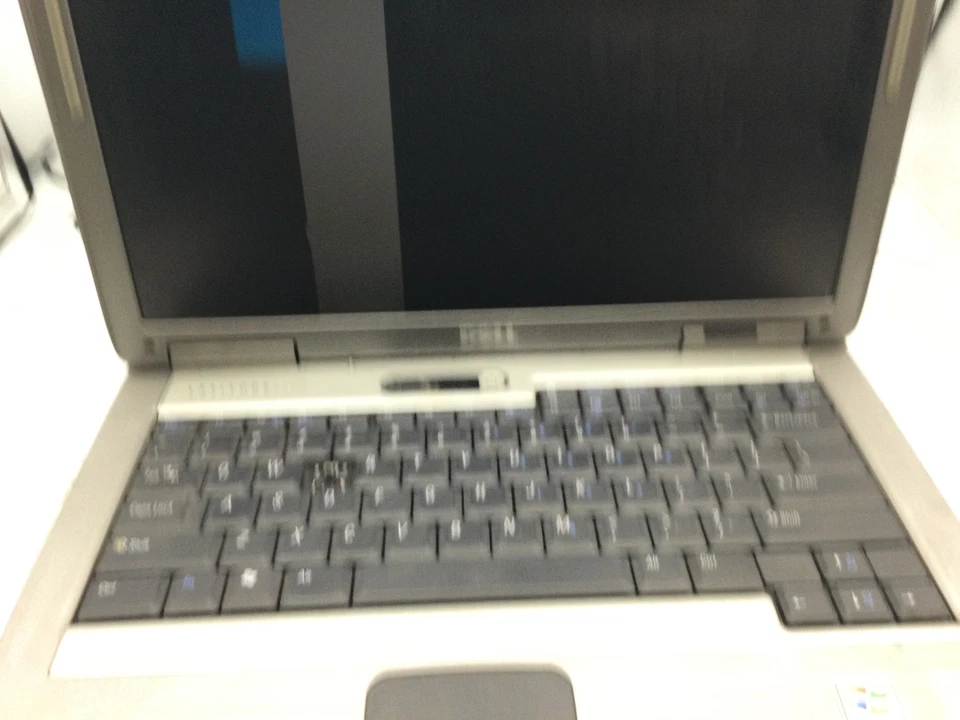 DELL LATITUDE D505 - FOR PARTS - INTEL CELERON M - 1GB RAM - 14" - READ DESC -BB - Image 2 of 4