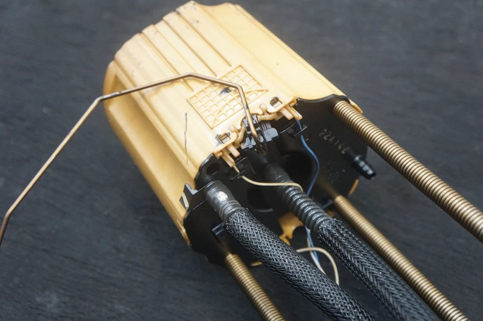 Bomba de tanque de combustível diesel fabricante de equipamento original 13578390 Chevrolet Silverado 3500 2011-2016 - Imagem 3 de 4