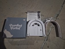 Purrfect Portal Cat Door Meow Manor Open Box White 9.25x7.25 Opening