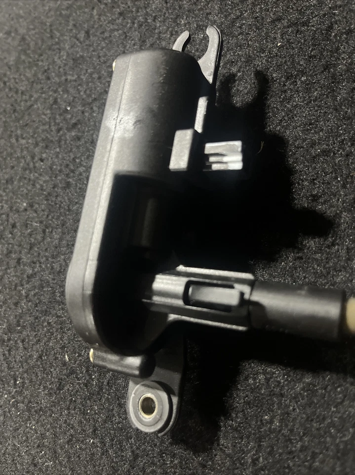 2006-2012 MERCEDES R350 W251 REAR LEFT DRIVER QUARTER WINDOW REGULATOR MOTOR OEM - Image 3 of 3