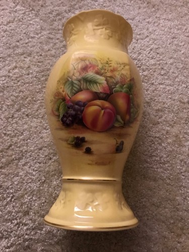 Aynsley Orchard Gold Millenium Shamrock Vase 1999-2000 limited edition - Picture 7 of 7