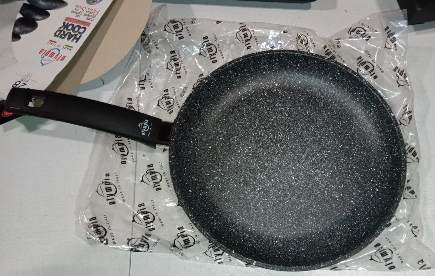 Olympia Cook'Induction 11 Inch Non-Stick PFOA-Free Die-Cast Aluminum Fry Pan.
Opens in a new window