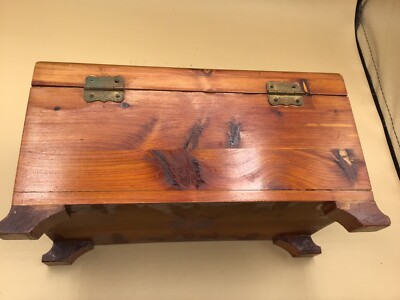 最終値下げ！Real Antique small chert 1920s RED SEAL CEDAR CHEST Orig label H E Furntiture Co Milverton