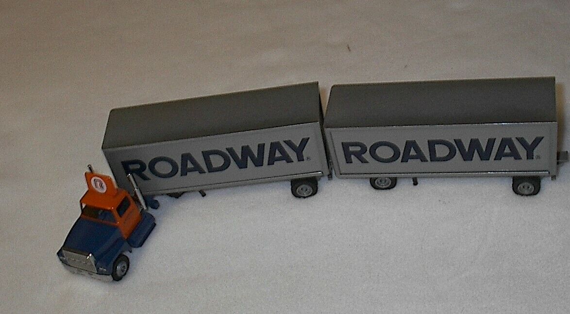 Roadway Express  Winross Truck DOUBLE TRAILER 