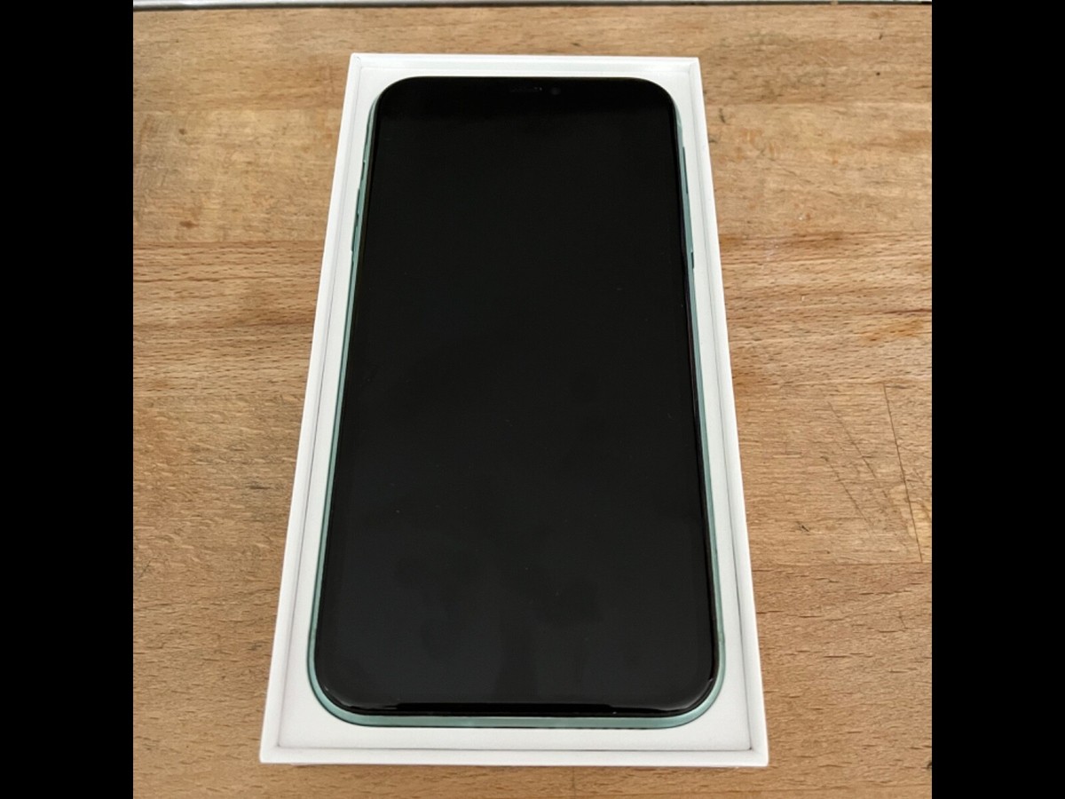 IPhone 11 (Mint Green) 64GB with box no scratches or marks