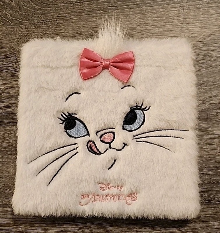Disney THE ARISTOCATS MARIE - 16 Color Eyeshadow Palette With Furry/Fuzzy Cover