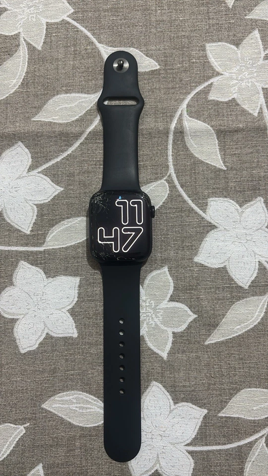 Apple Watch SE GPS 44mm Cassa in Alluminio con Cinturino Sport, foto 3 di 5