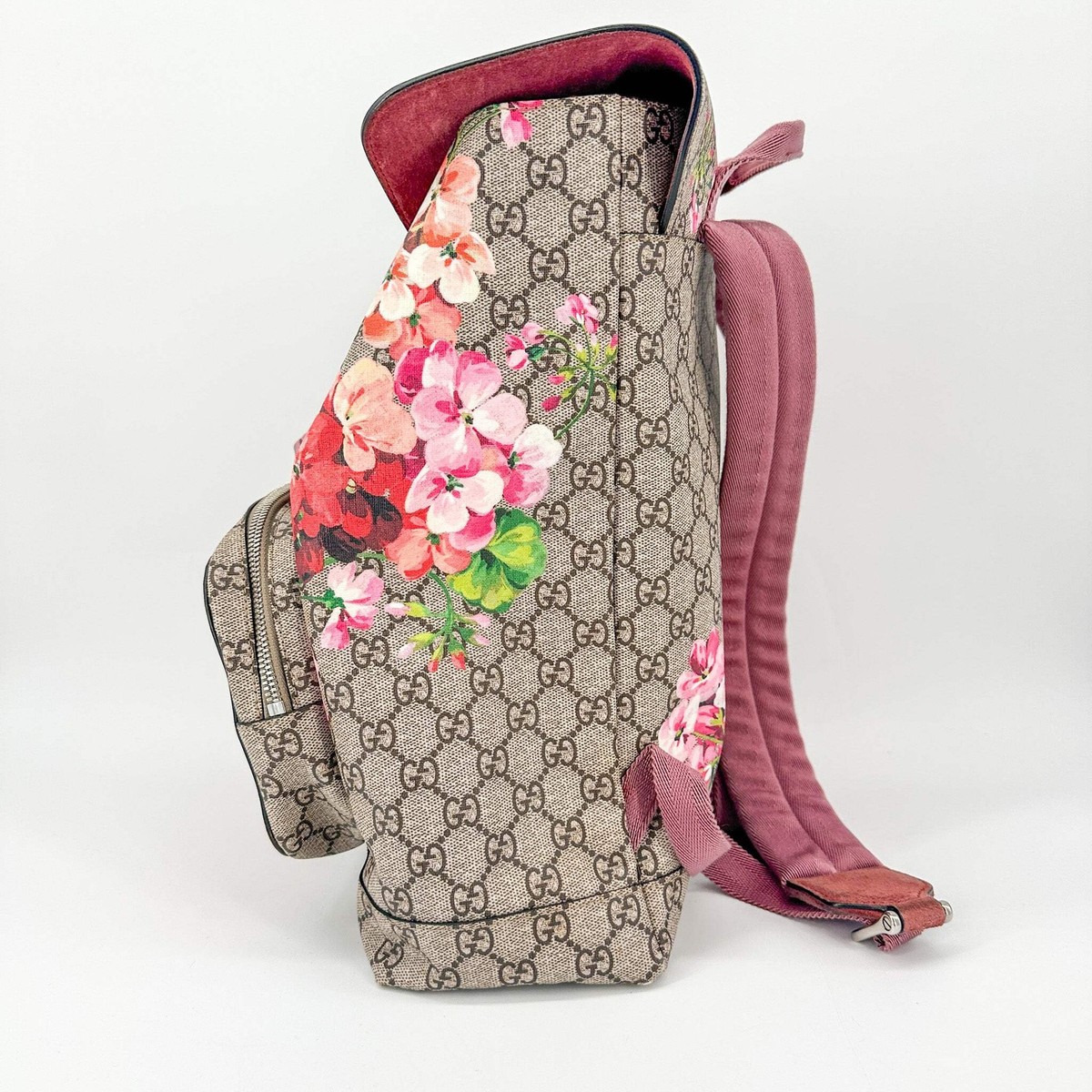 Gucci Bloom GG Supreme Canvas Backpack – Pink Floral Print  display picture 1