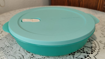 Tupperware Crystal Wave 3 Section Divided Dish Beautiful Light Blue Teal Vented