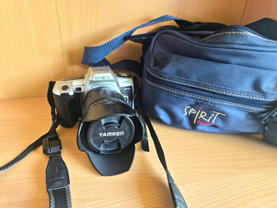 Minolta 505si super Spiegelreflexkamera mit Tamron Objektiv, Tasche, Riemen