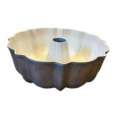 VTG Bundt Brand Fluted Tube Pan -Nordic Ware USA 30 White Silver