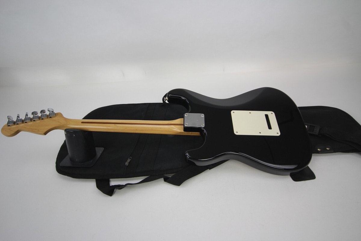 2002 MIM Fender Standard Stratocaster Mint Black Strat with gig