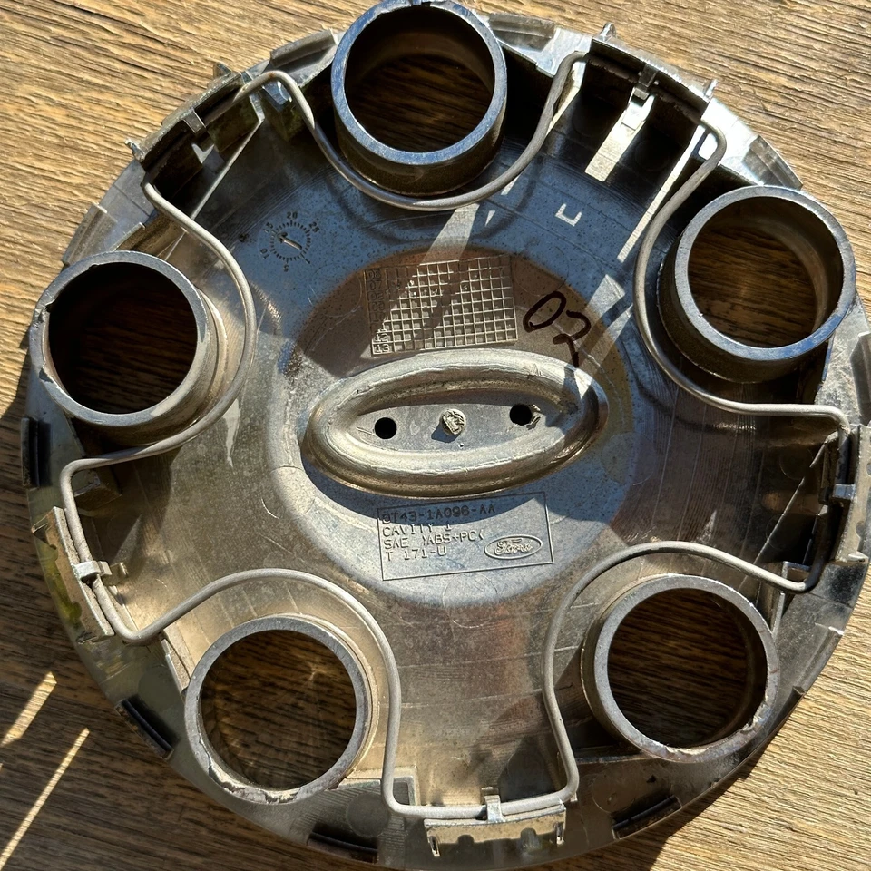 Tapa central Ford Edge 2008-2011, cromada, número de pieza 8T43 1A096 AA 02 Foto 3 de 3